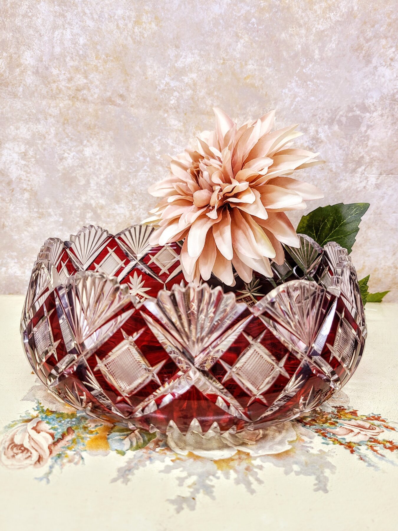 Rubiinpunane kristallkauss - Bohemian Cut-to-Clear