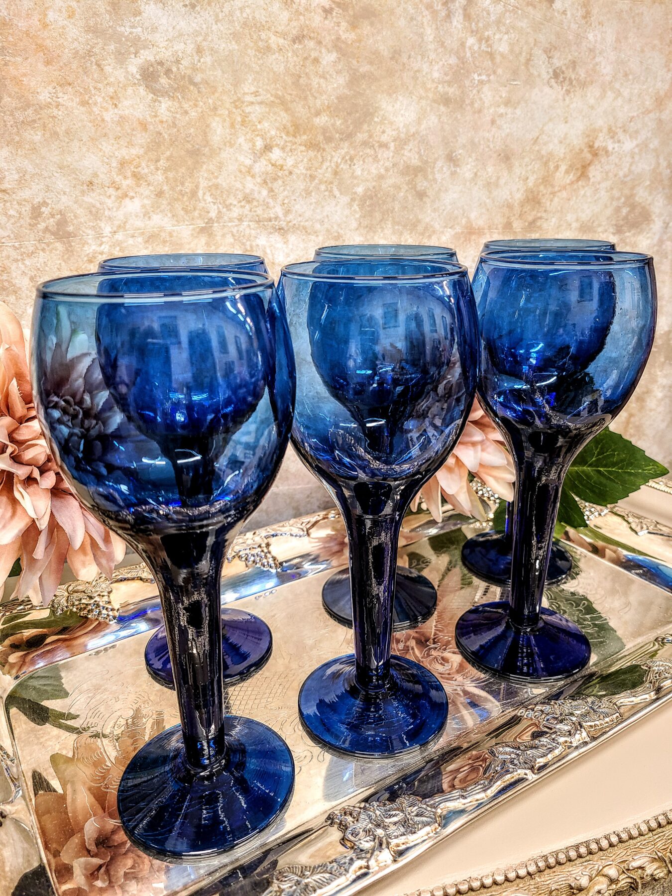 Kuninglikud koobaltsinised veiniklaasid – ajatu elegants pidulaual (6 tk)