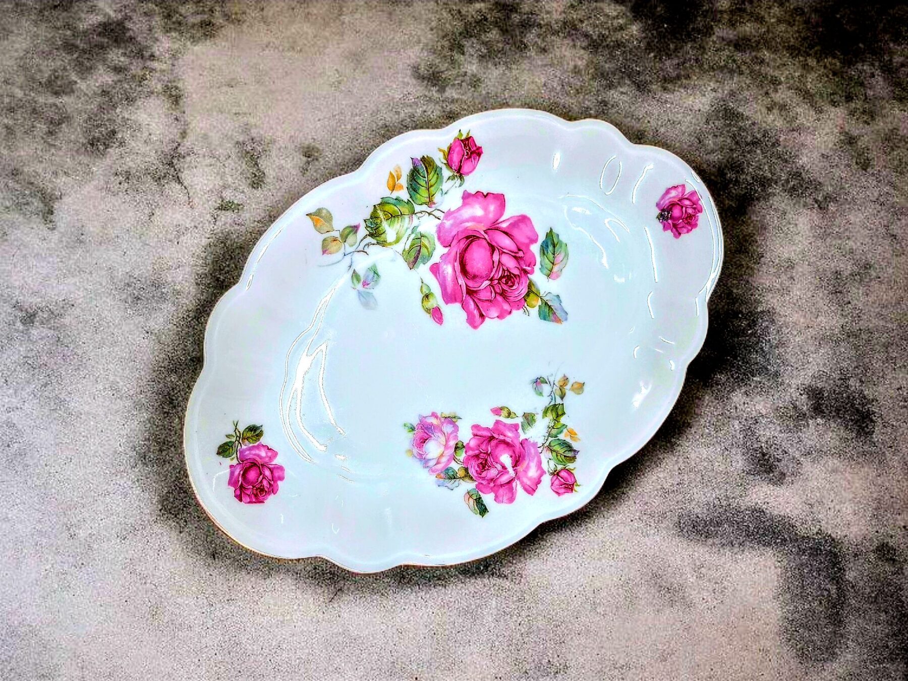 Roosimustriga portselan vaagen/liud - Union T Czecho-Slovakia