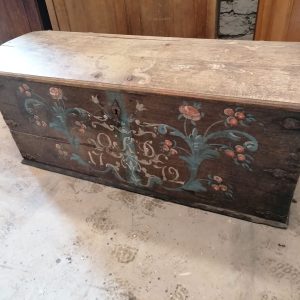 Suur puidust kirst aastast 1772