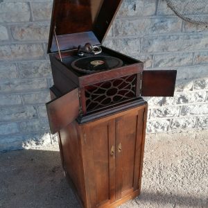 EW aegne Eesti mõisa grammofon