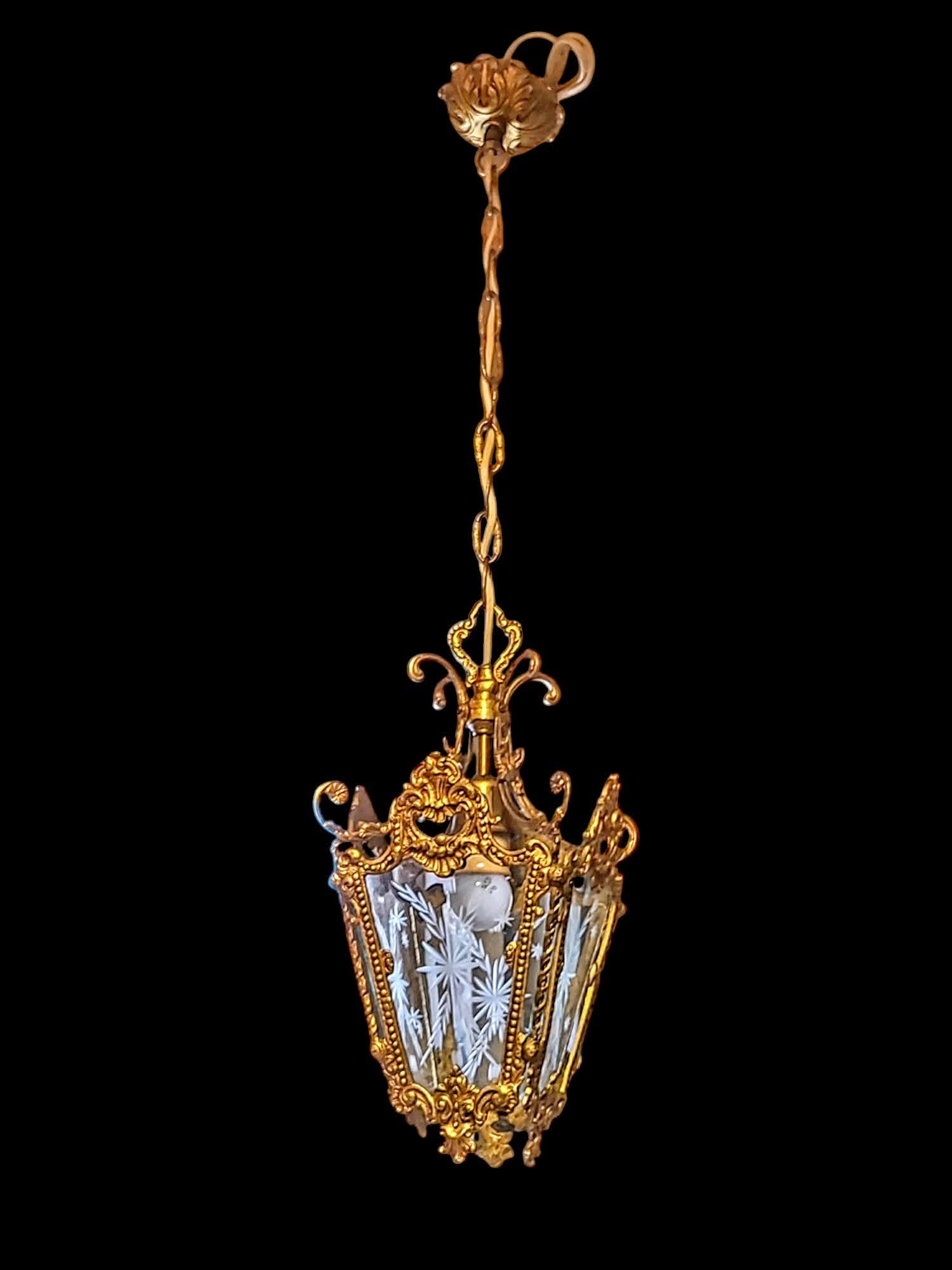 Dekoratiivne messingust laevalgusti