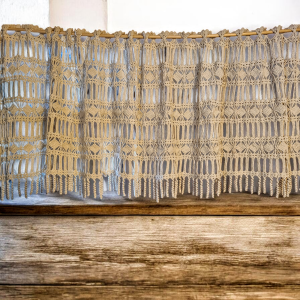 Vintage pitskardin – ajatu valgus ja nostalgiline meeleolu aknale