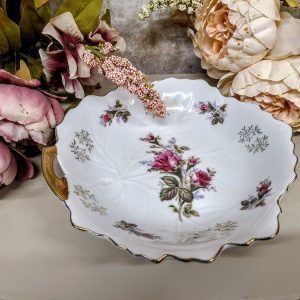 Romantiline vintage portselanvaagen