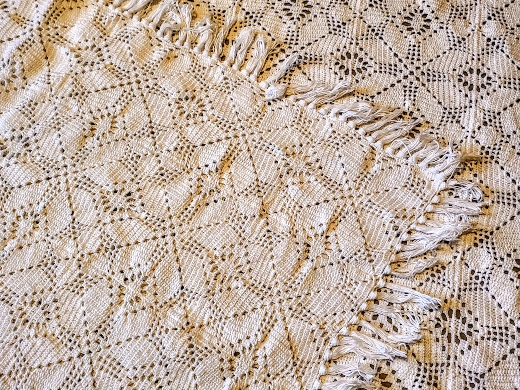 Heegeldatud voodikate - õrn käsitöö ja ajatu kodusoojus - Image 3