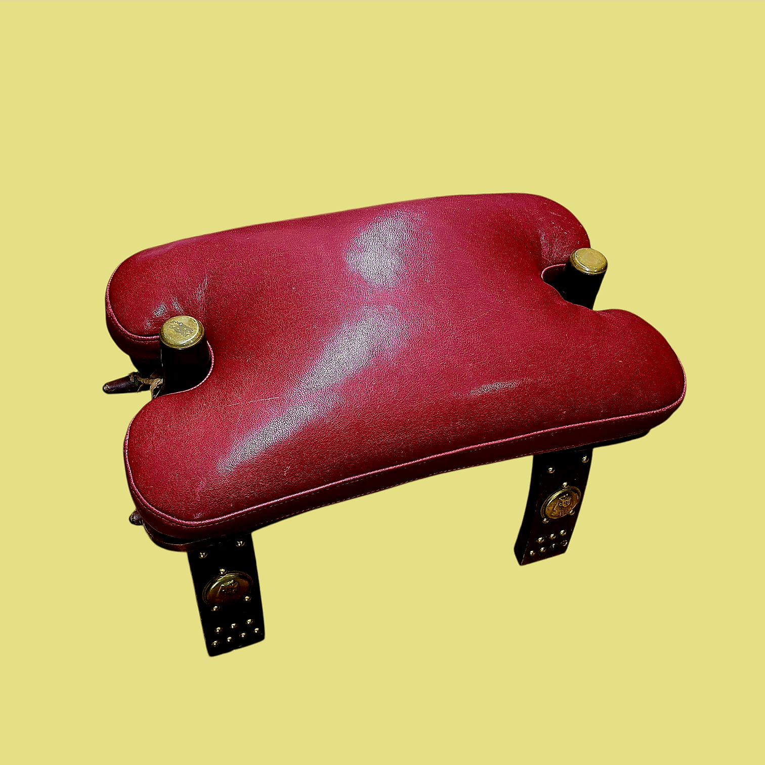 Sadulakujuline nahast järi/ jalatugi messingdetailidega - Image 3