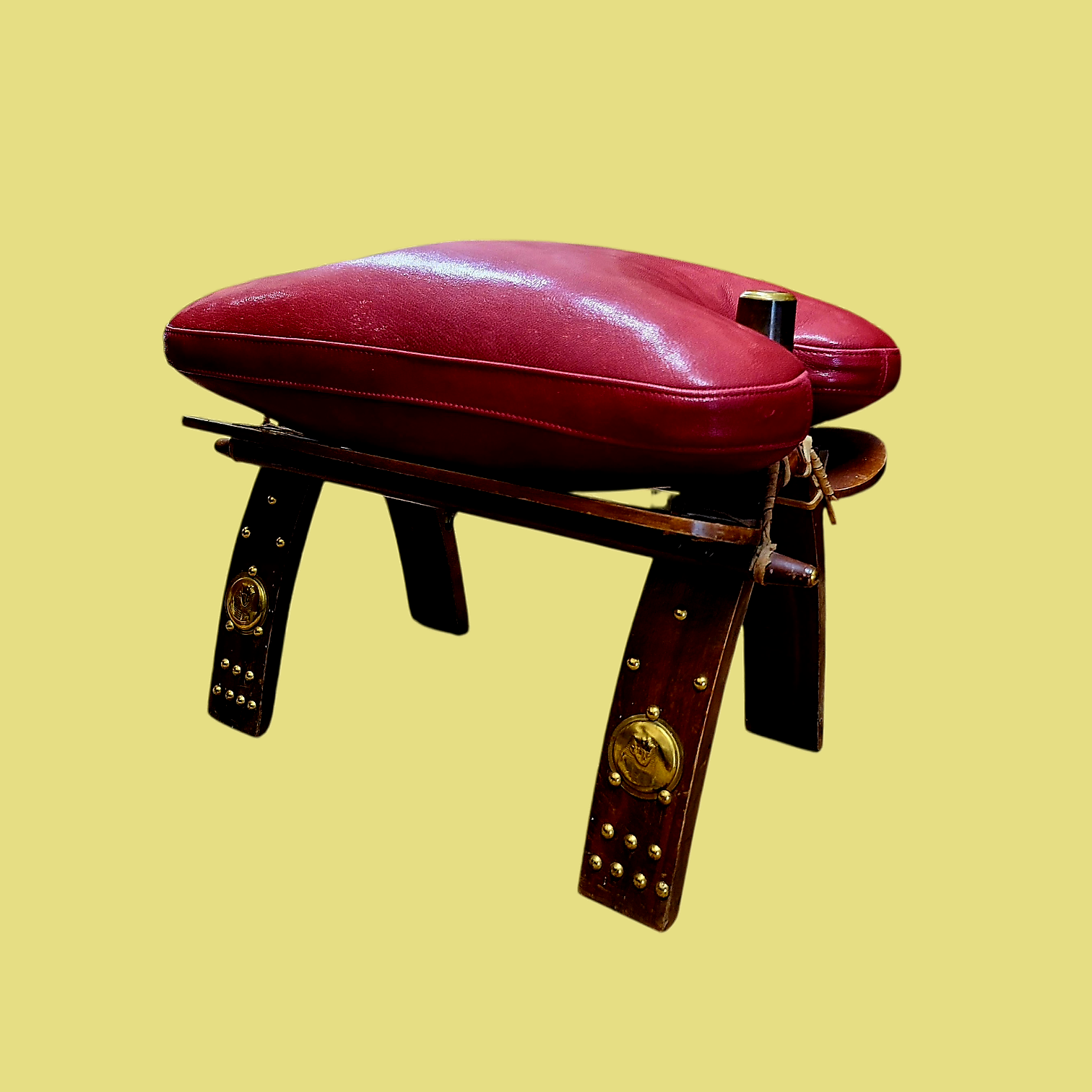 Sadulakujuline nahast järi/ jalatugi messingdetailidega - Image 2