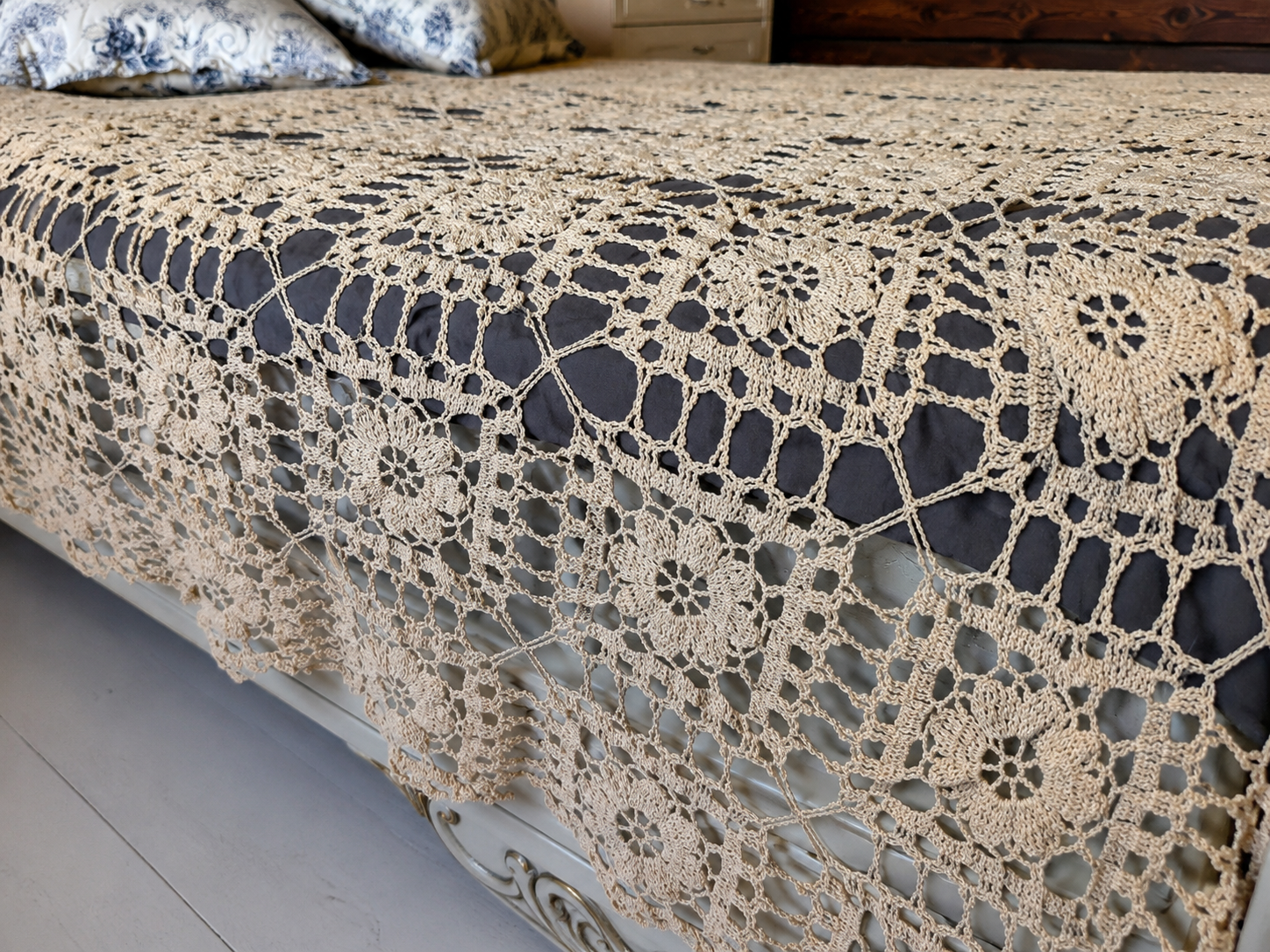 Heegeldatud voodikate - romantiline vintage käsitöö – pilt 3